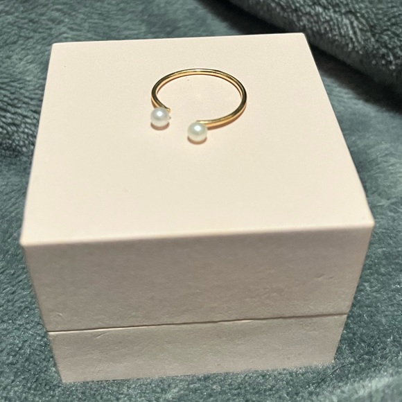 14K Poppy Finch Baby Pearl Ring - Size 5 - Picture 3 of 3